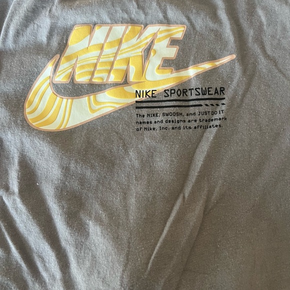 Nike 4t neutral short tshirt set - Picture 2 of 4